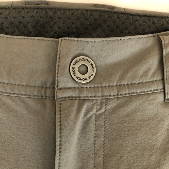 THE NORTH FACE Women’s Paramount Shorts 6 - Picture 5 of 11